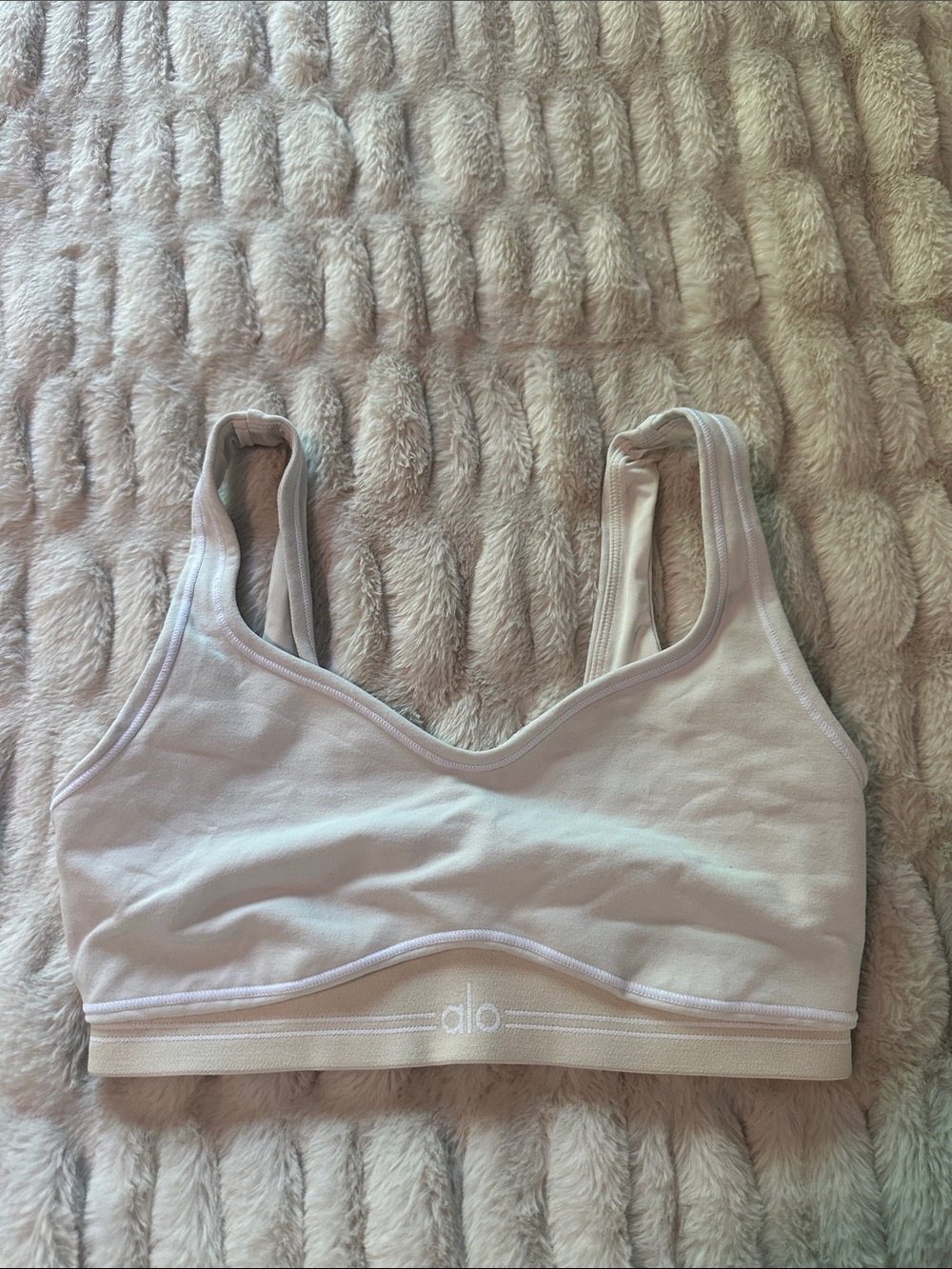 ALO Yoga Hearthrob Seamless Sports Bra Small